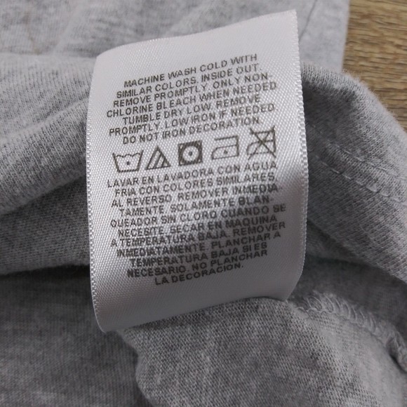 Disney Womens Large Mickey St. Patrick Gray Short Sleeve T-Shirt - Picture 6 of 6